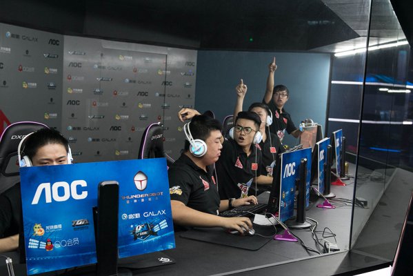 席位逐渐逼 席位逐渐逼