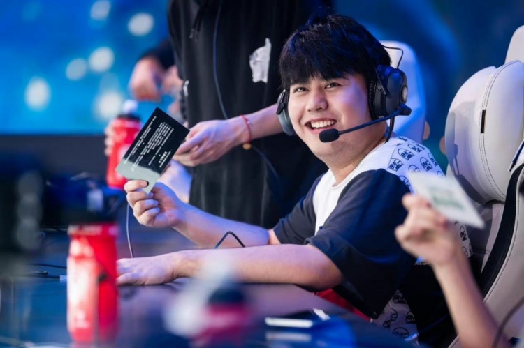 背后都是一 背后都是一